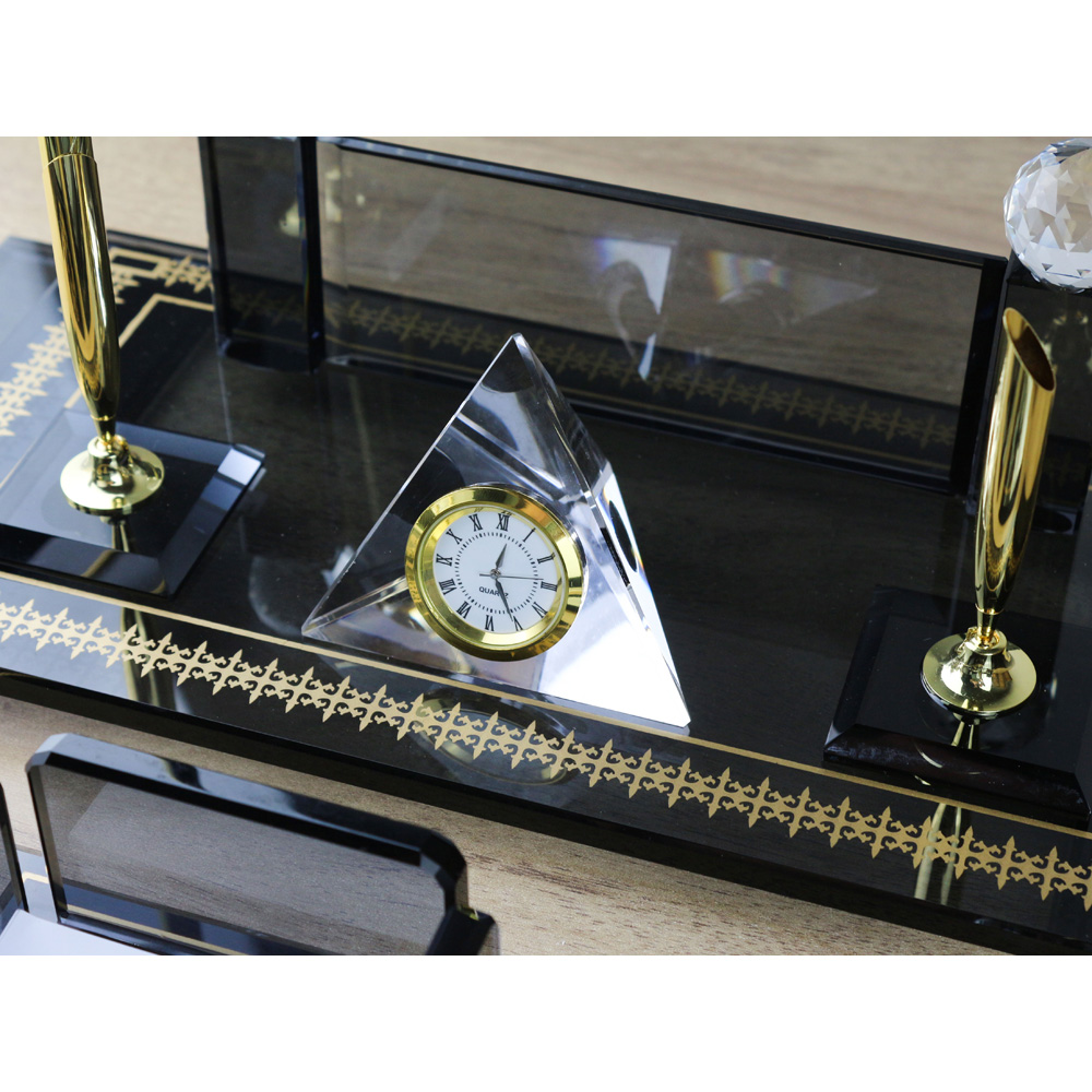W520 Kristal Masa Sümeni